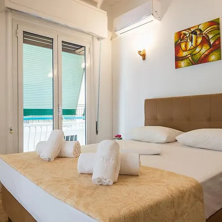 Victoria Apartment